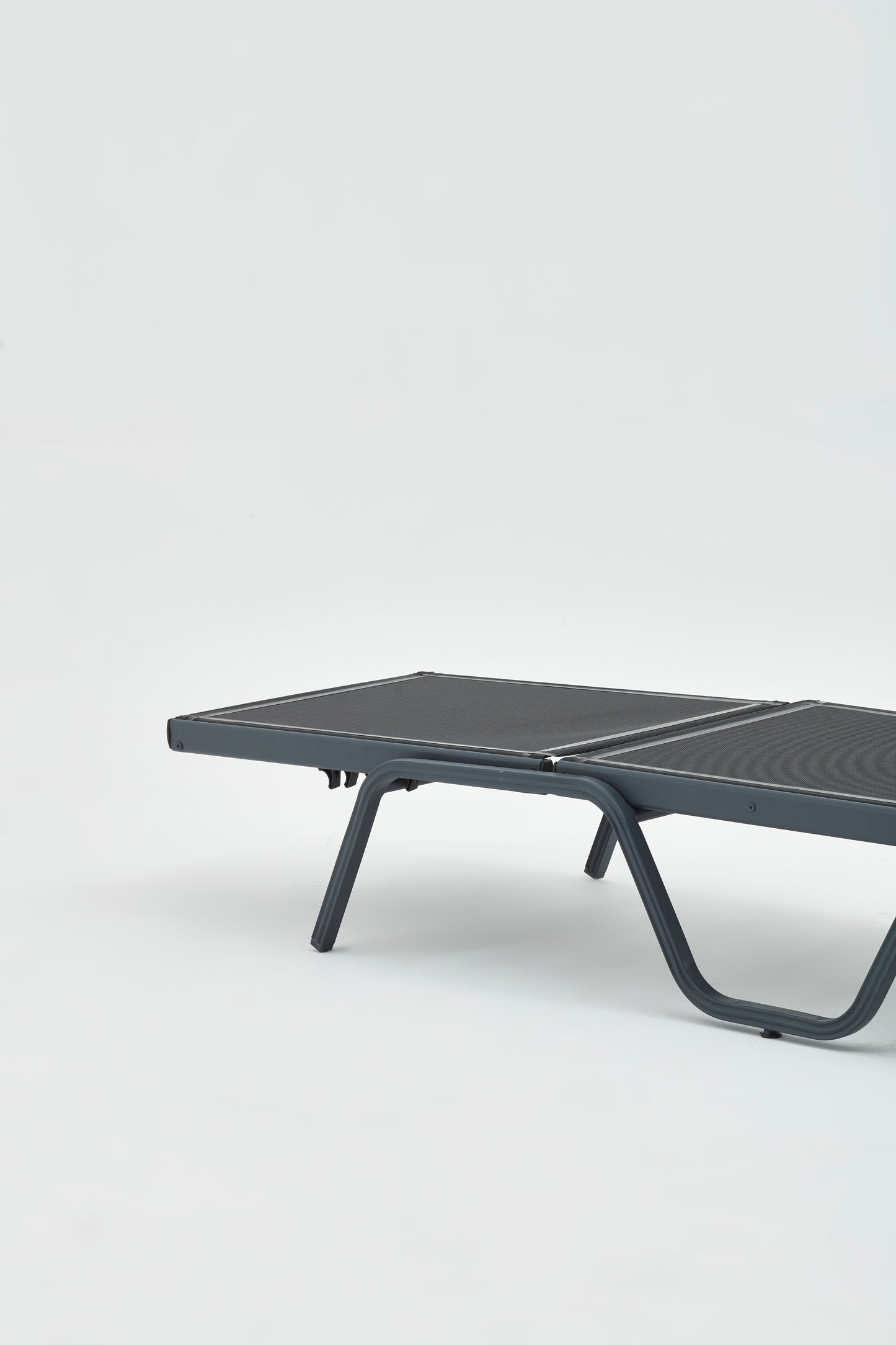 Haute Outdoor Lounge Chair with Mesh Fabric – Weather-Resistant & Stylish