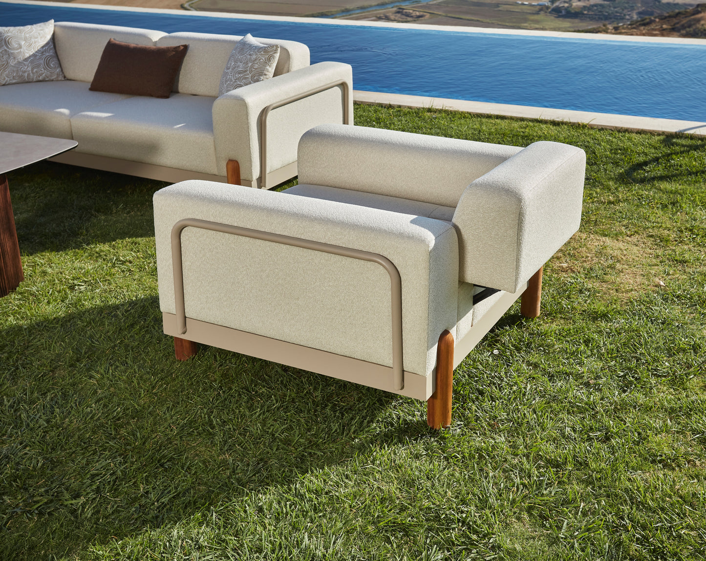 Flavio Aluminum Garden Balcony Seating Group with Coffee Table