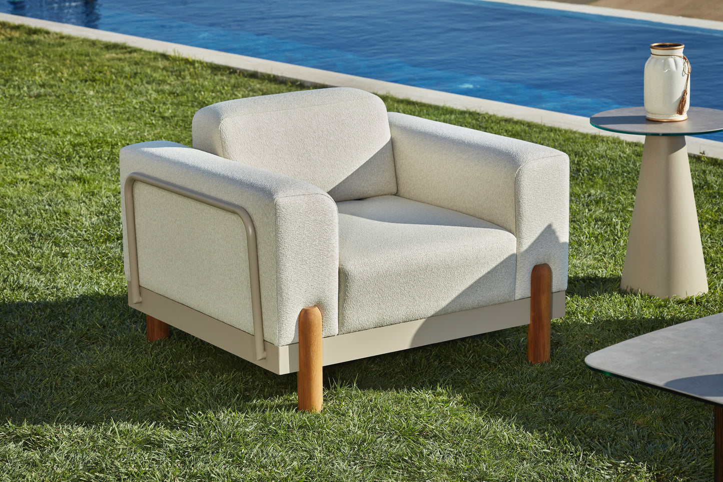 Flavio Aluminum Garden Balcony Seating Group with Coffee Table