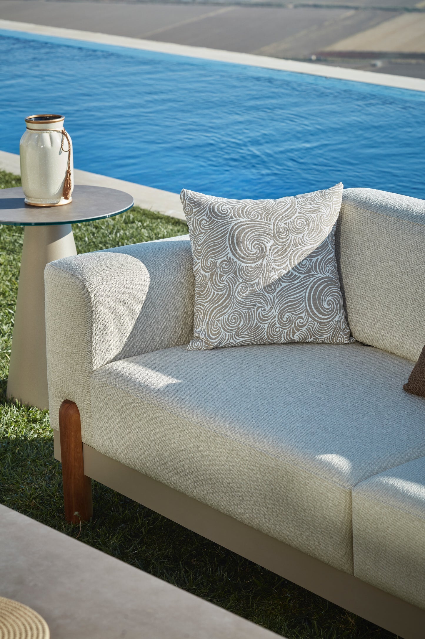 Flavio Aluminum Garden Balcony Seating Group with Coffee Table