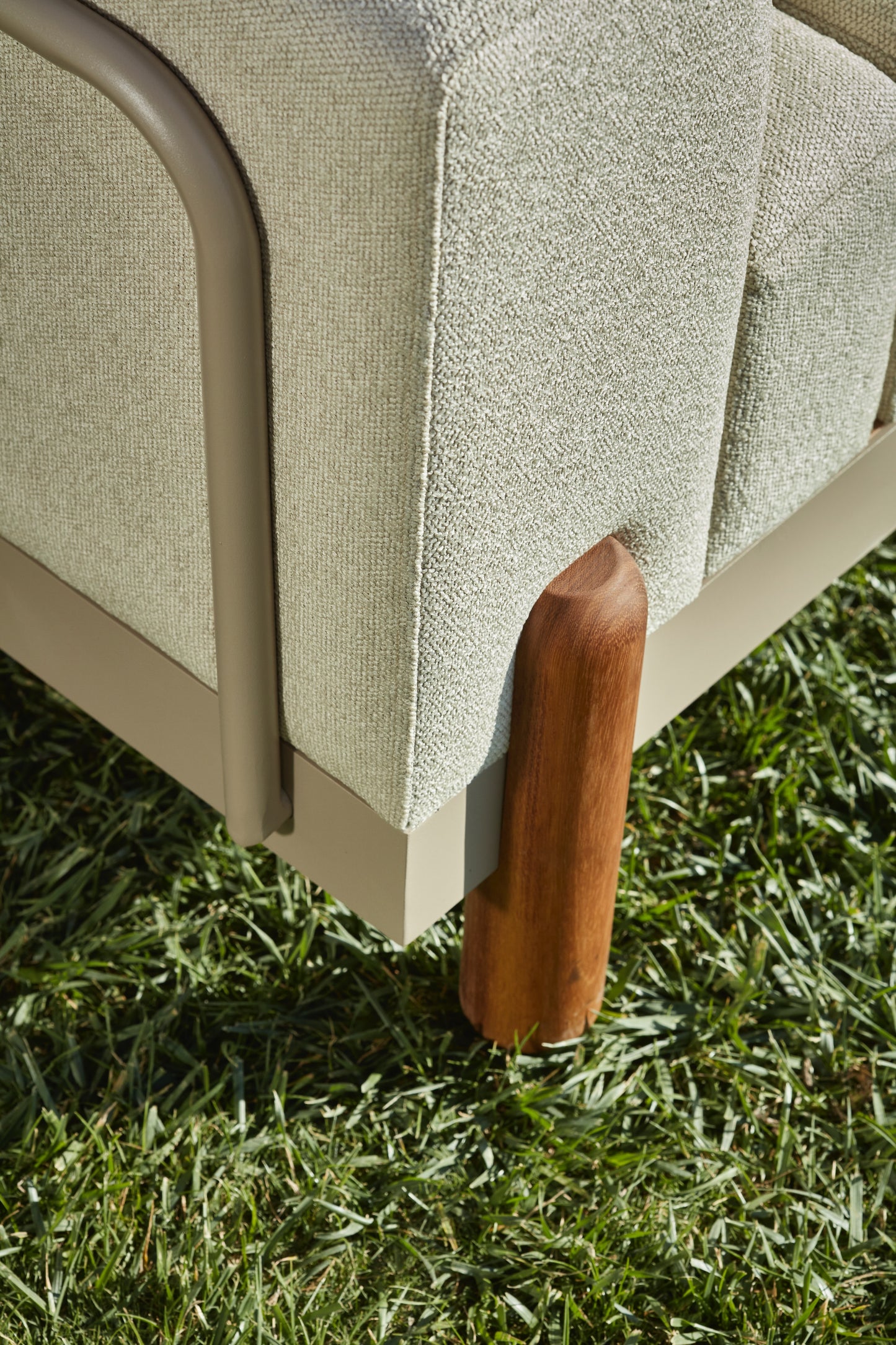 Flavio Aluminum Garden Balcony Seating Group with Coffee Table