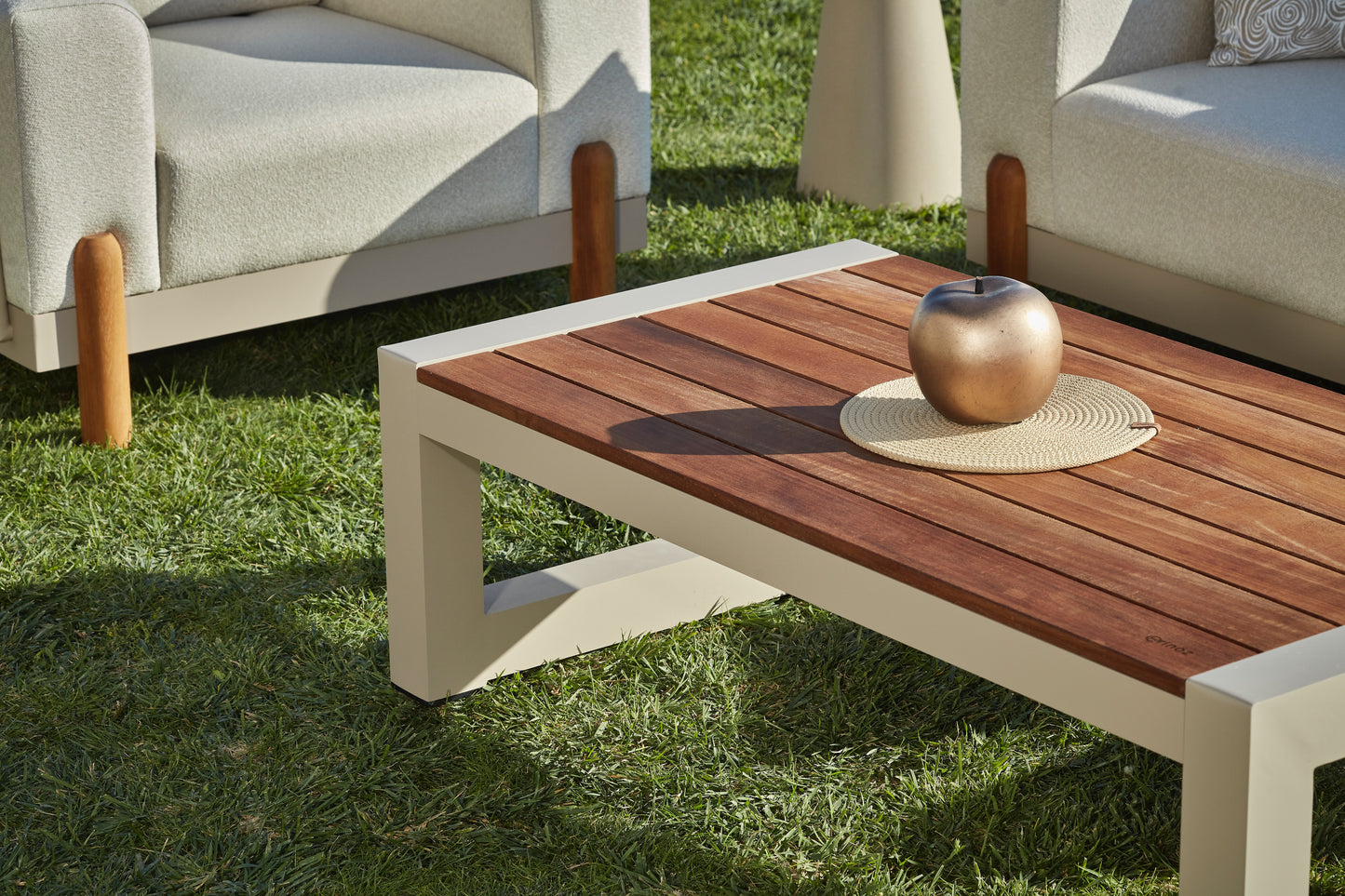 Flavio Aluminum Garden Balcony Seating Group with Coffee Table