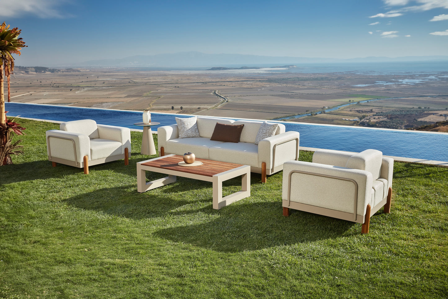 Flavio Aluminum Garden Balcony Seating Group with Coffee Table