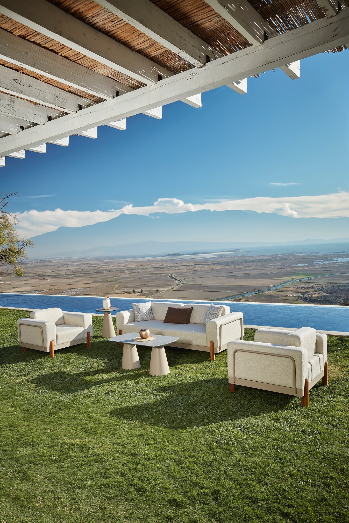 Flavio Aluminum Garden Balcony Seating Group with Coffee Table