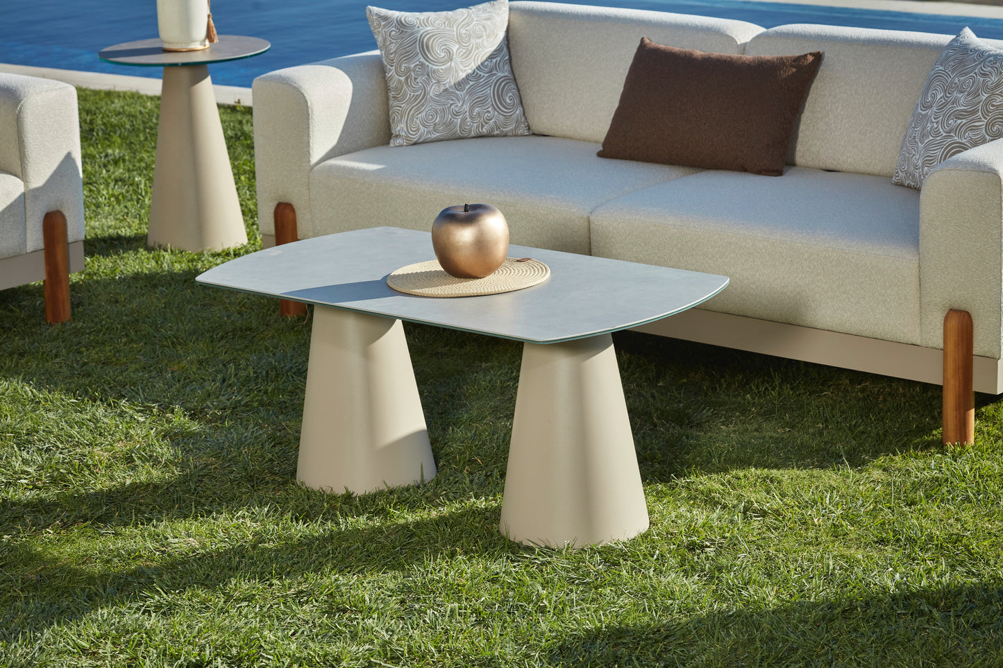 Flavio Aluminum Garden Balcony Seating Group with Coffee Table