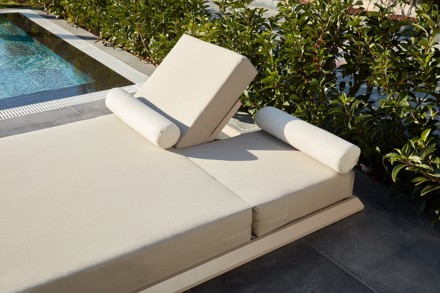 Mykonos Outdoor Aluminum Chaise Lounge