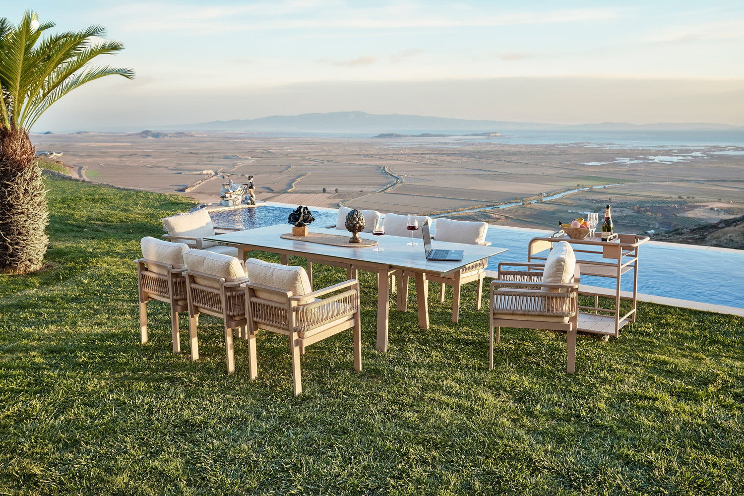 Outdoor Dining Tables