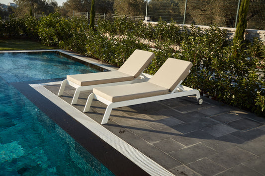 Persa Aluminum Sunbed with Olefin Fabric – Stylish &amp; Weather-Resistant